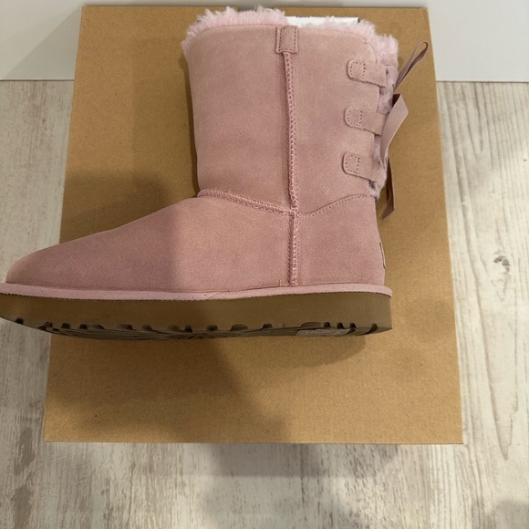 UGG Short Continuity Bow Boots In Pink Crystal - Picture 10 of 10
